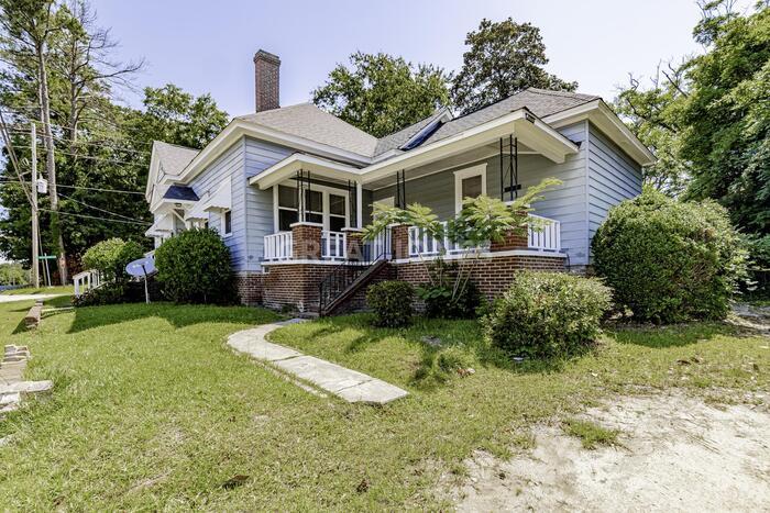 Primary Photo - 2116 Pinehurst Rd