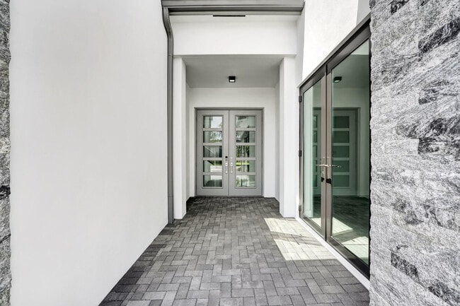 Foto del edificio - 9099 Silver Marsh Ln