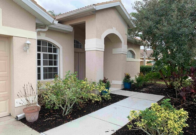 Building Photo - 2889 Seasons Blvd