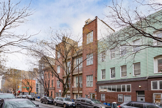 Building Photo - 151 Manhattan Ave