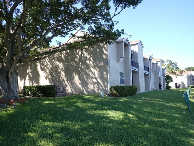 Building Photo - 631 SW 113th Way