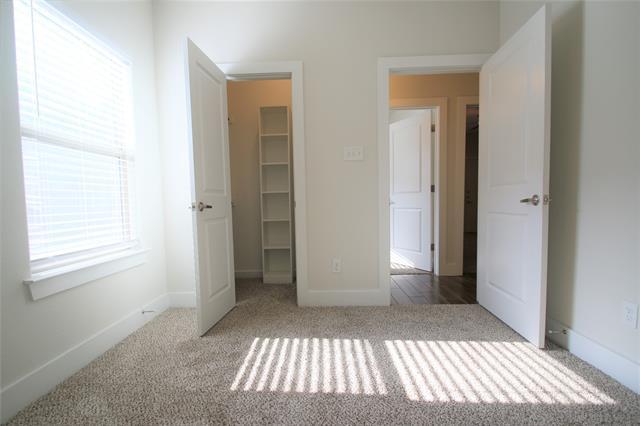 Foto del edificio - 8037 Arbor Ave