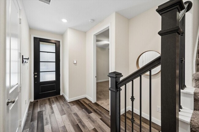 Foto del edificio - 1411 Adell Rose Ln