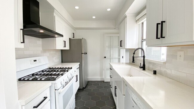 Foto del edificio - 2BD/1BA Charming Bungalow in Belmont Heights