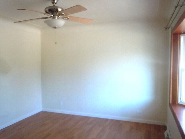 Building Photo - Three Bedroom Home with LL Family Room and...