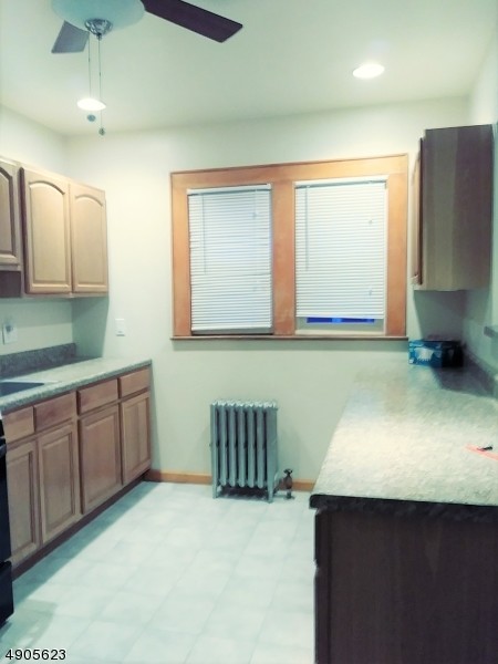 Primary Photo - 564 N Maple Ave