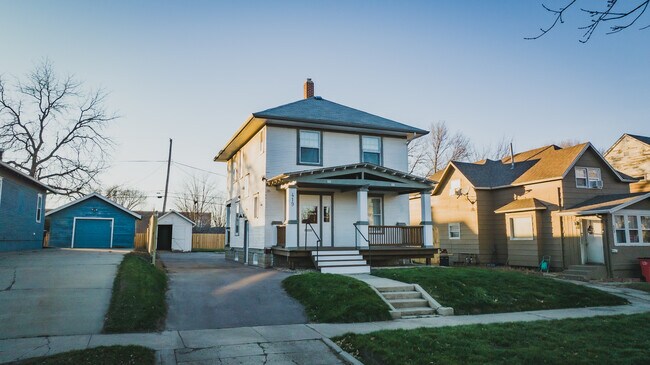 Foto del edificio - 419 N French Ave