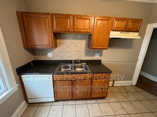 Foto del edificio - 1647 Hillcrest Rd