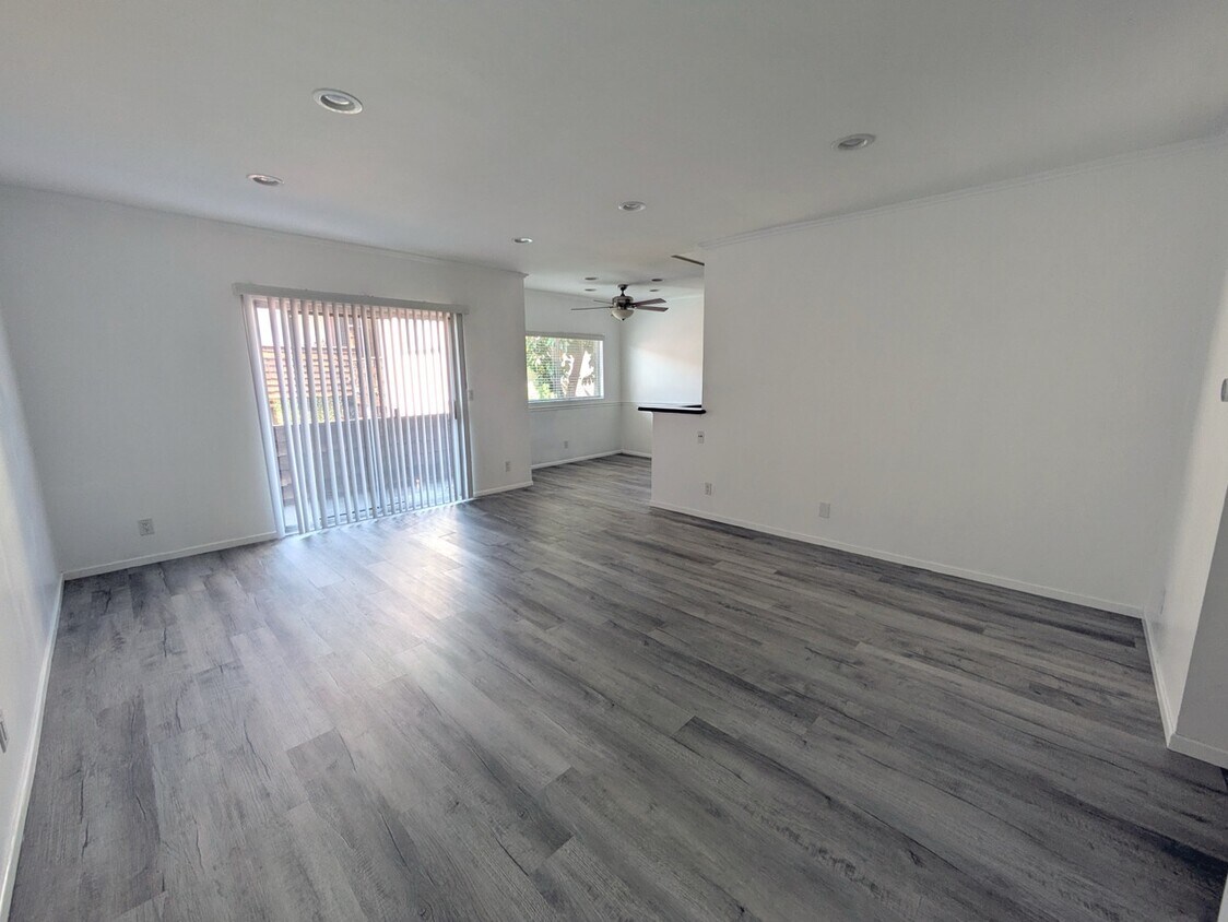 Foto principal - 5349 Newcastle Ave