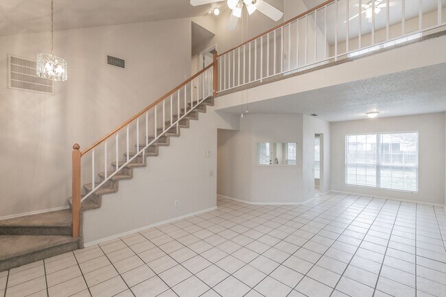Building Photo - For Lease – Spacious 3-Bedroom Home with P...