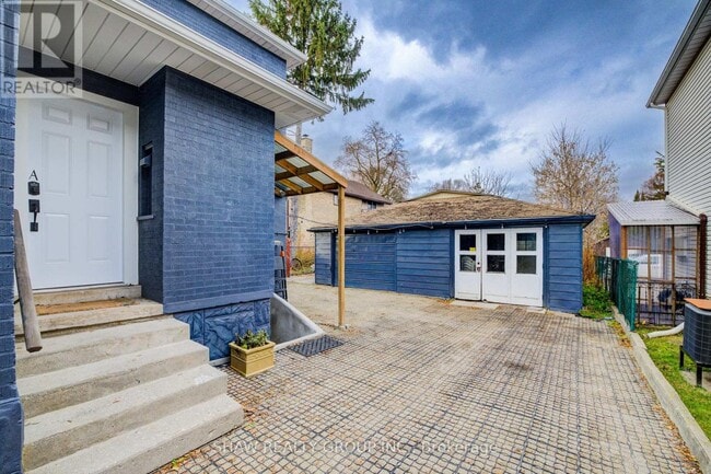 Building Photo - 604 Guelph St