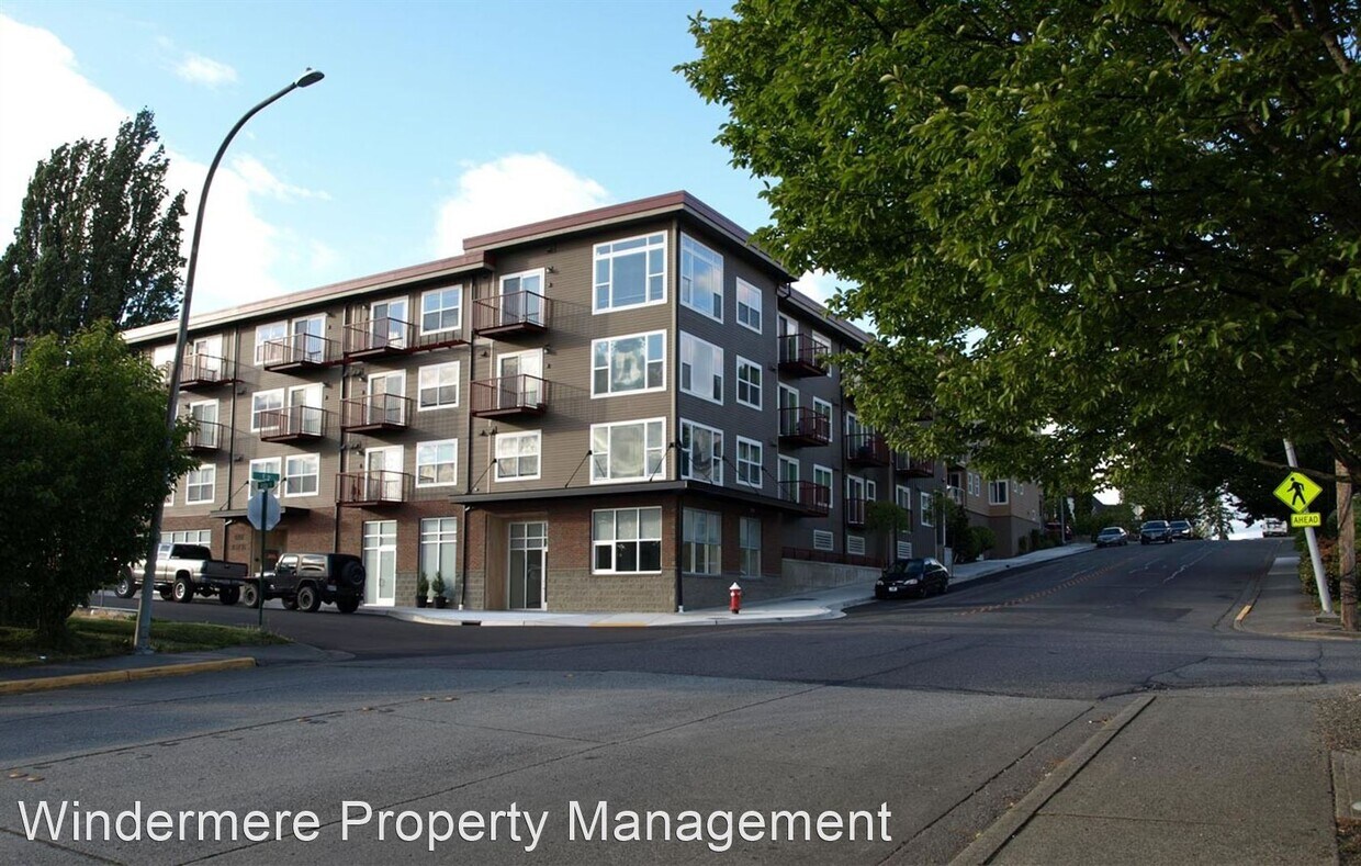 Primary Photo - 1000 Astor St