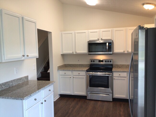 Building Photo - 8040 Willow Brook Crossing Dr