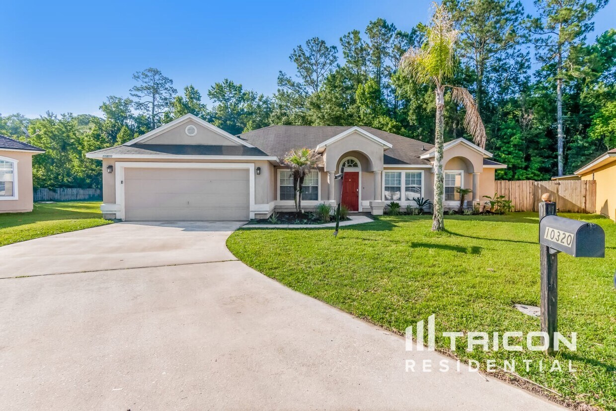 Foto principal - 10320 Lancashire Dr E