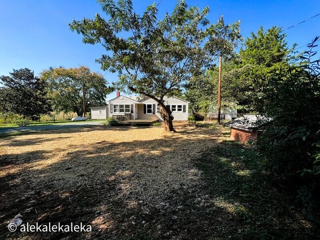 Foto del edificio - 210 Clapp Farms Rd