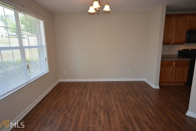 Building Photo - 617 Outlook Way