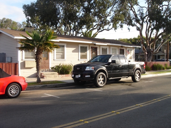 Building Photo - 201 Pecan Ave