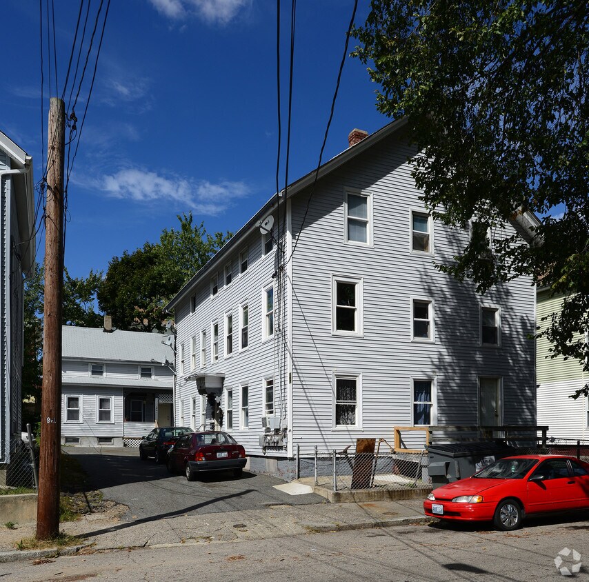 101103 Garfield St, Central Falls, RI 02863 Apartments in Central