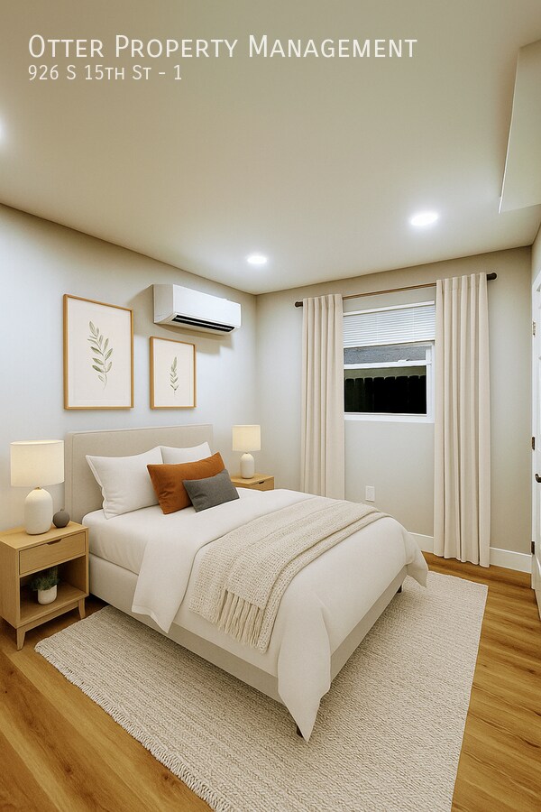 Building Photo - 926 S 15th St Building Photo - 926 S 15th St