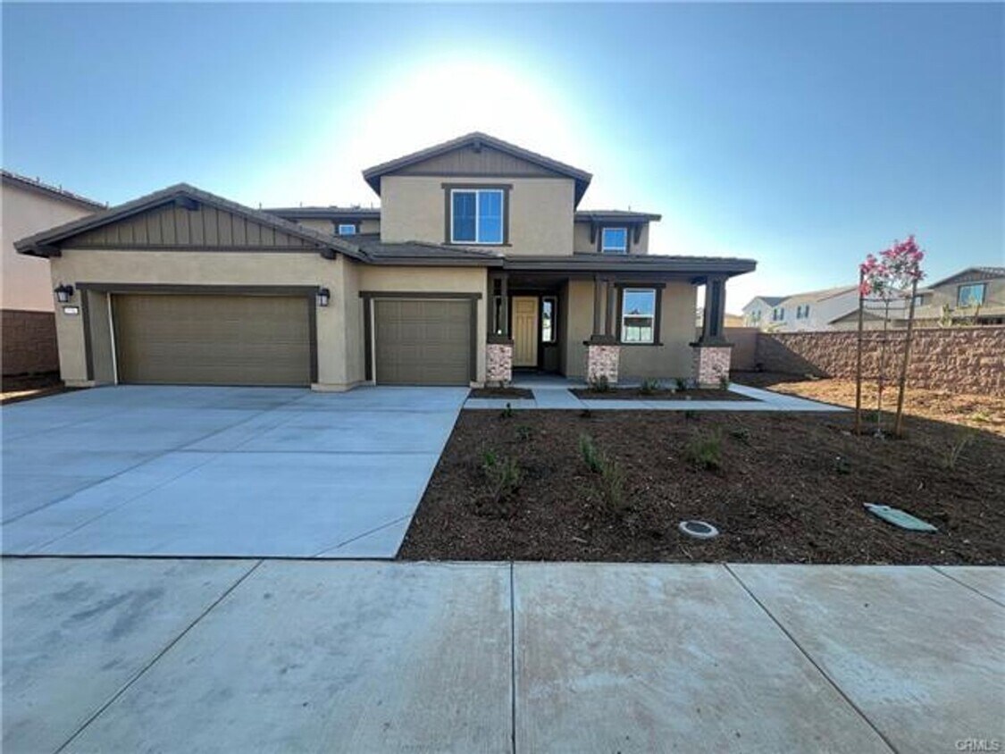 Primary Photo - Gorgeous New House