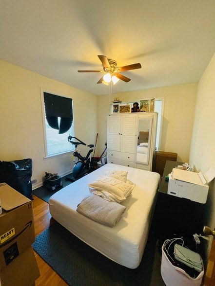 Building Photo - 27 1st St