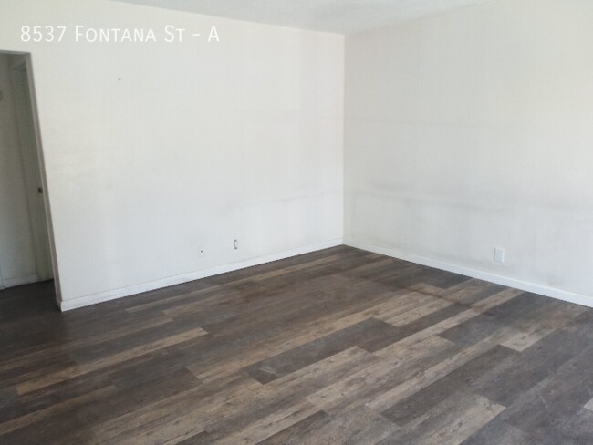 Foto del edificio - HOUSE FOR RENT IN DOWNEY