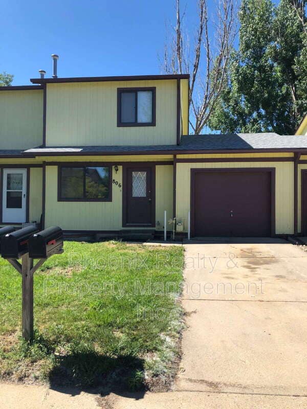 Building Photo - 806 Sir Galahad Dr