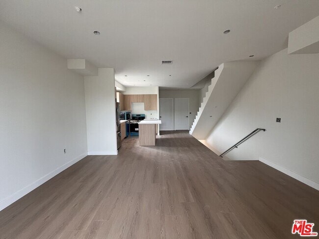 Foto del edificio - 1230 S Berendo St