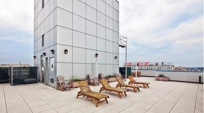 Building Photo - 4427 Purves St