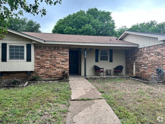 Building Photo - 405 Brenda Dr
