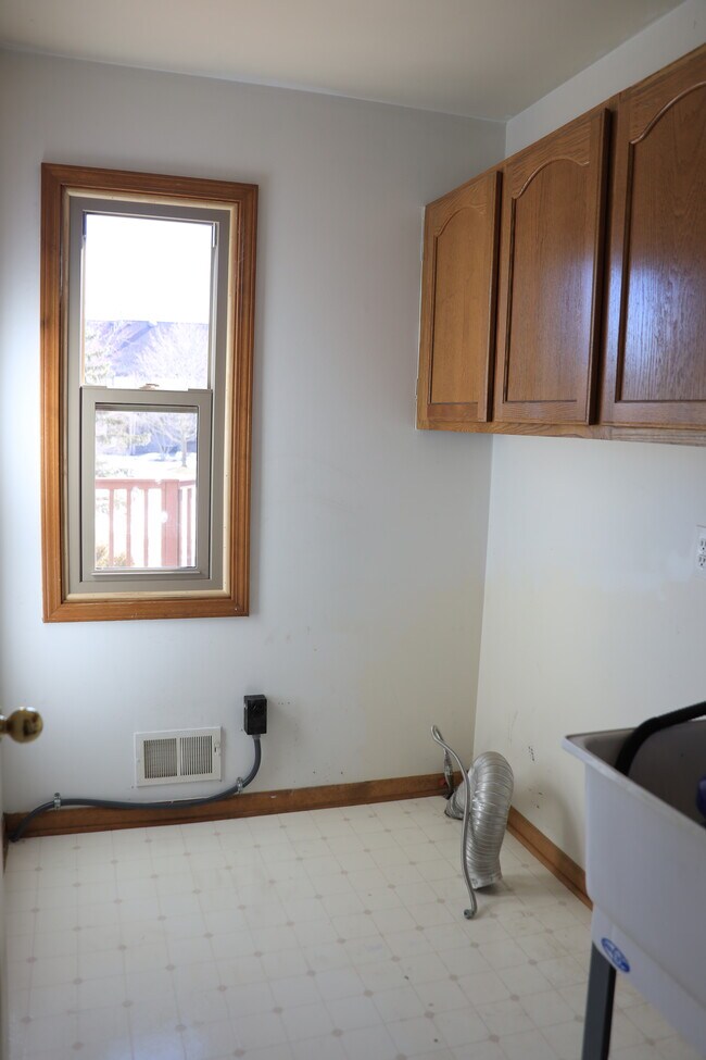 6598 Helmsford Ct, Canton, MI 48187 House Rental in Canton, MI