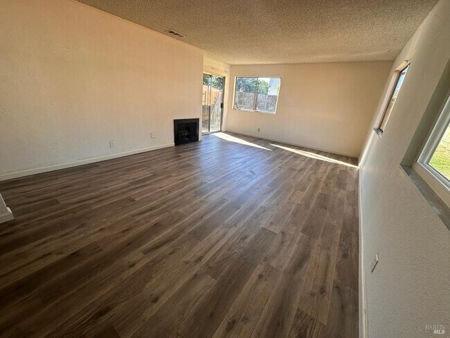 Foto del edificio - 437 Ellesmere Dr