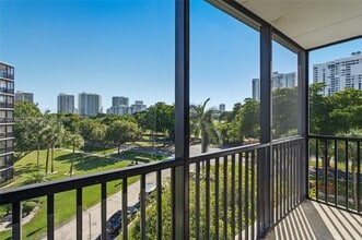 Building Photo - 3401 N Country Club Dr