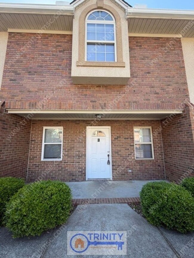 Building Photo - 415 Nelson Dr
