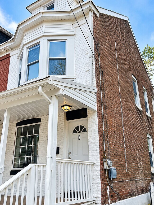 Building Photo - 23 E Ingham Ave