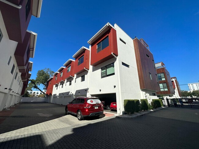 Foto del edificio - 136 8th St N