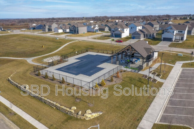 Building Photo - 27402 E Oak Vw Dr