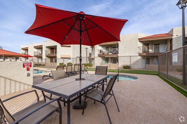 Piscina - Irvine Park Rental Condominiums