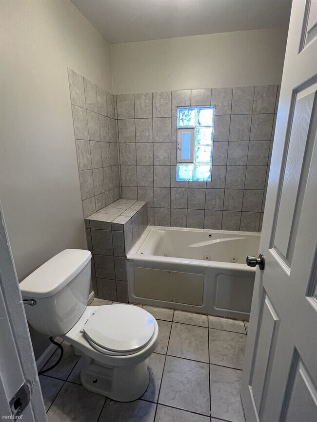 Foto del edificio - 4 br, 2 bath House - 918 Logan Street Sout...