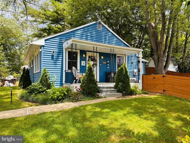 Building Photo - 1504 Lewis Ave