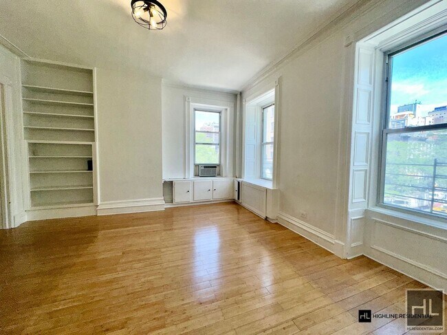 Building Photo - East 64th street