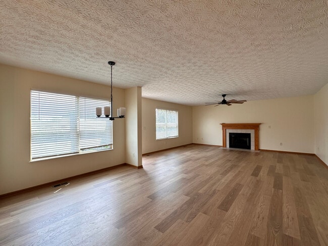 Building Photo - 1553 Grove Hill Dr