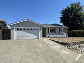 Building Photo - 2434 Orchid St