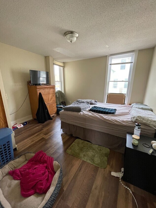 Foto principal - Spacious Three Bedroom Near Campus