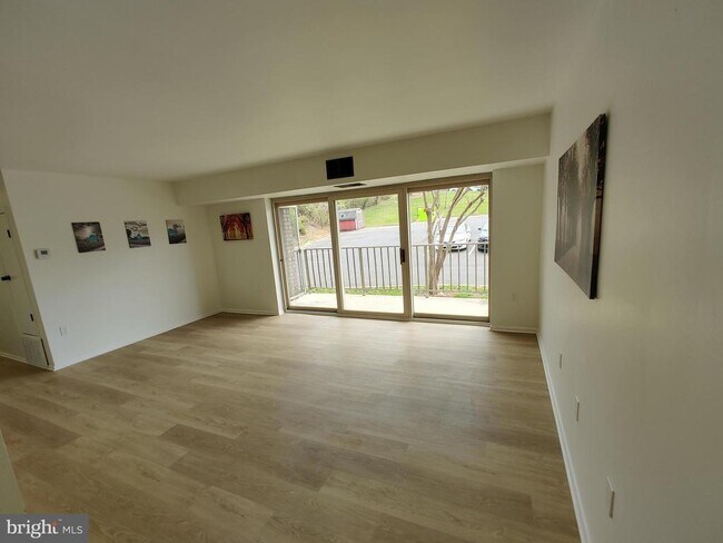 Foto del edificio - 5208 Newton St