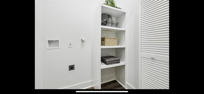 Building Photo - 2558 N Rocheblave St