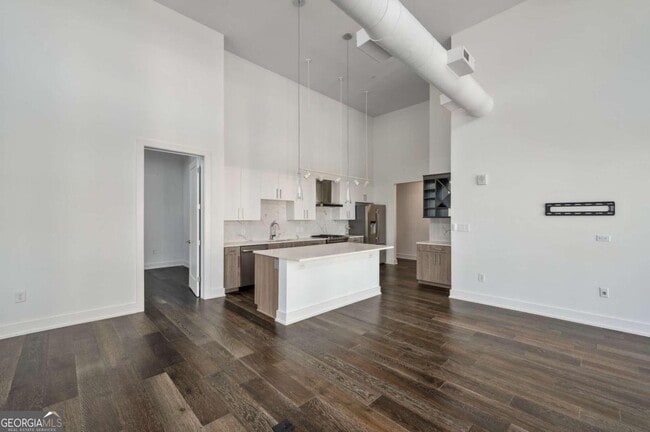 Building Photo - 775 Juniper St NE