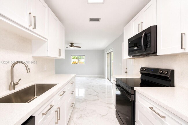 Foto del edificio - 2611 SW 13th Ave