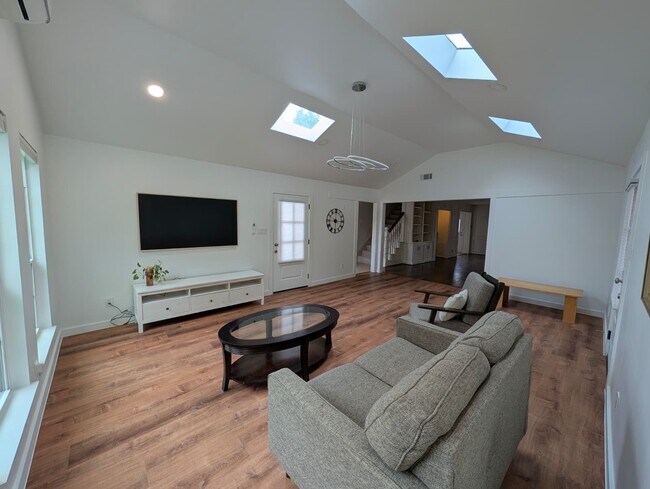 Foto del edificio - 11807 Highgrove Dr