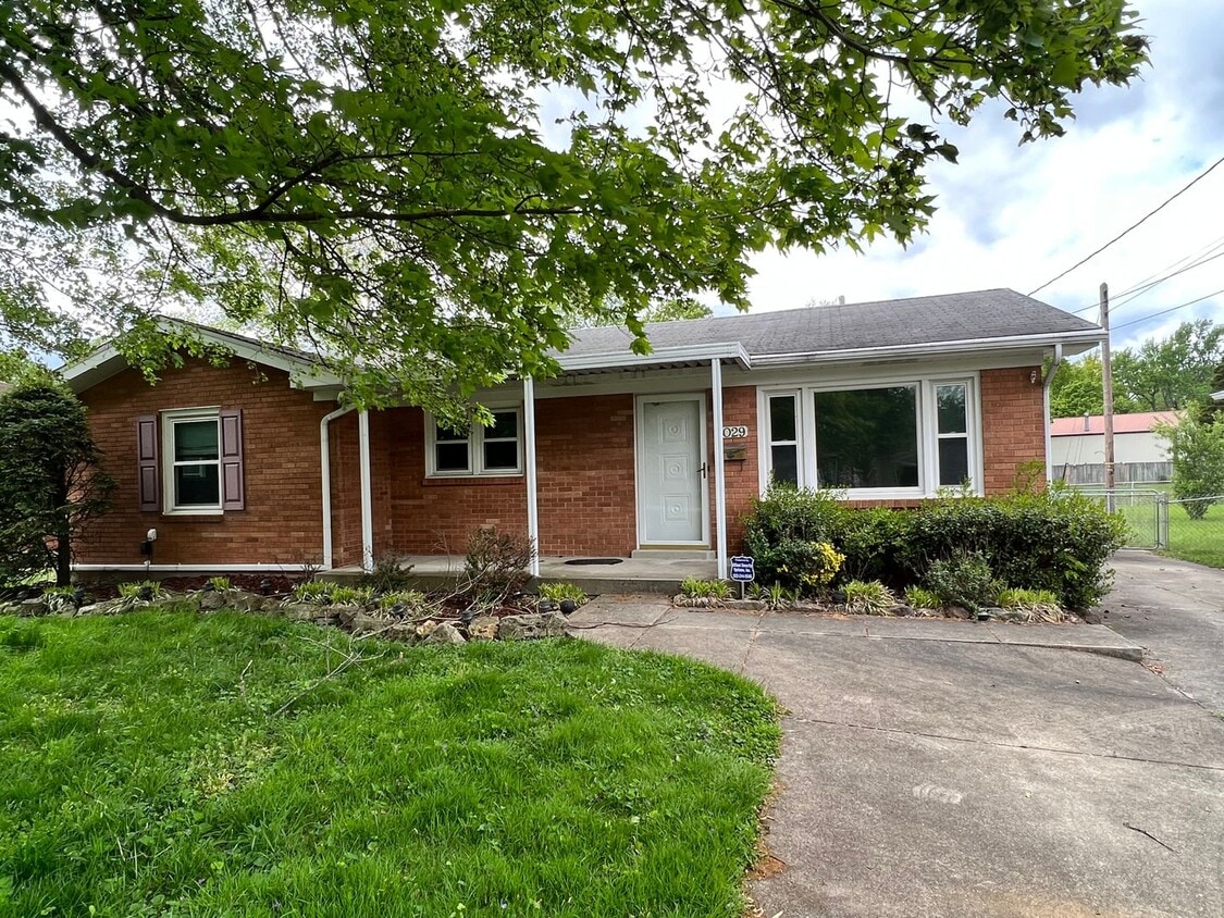Updated home in Shively - Updated home in Shively
